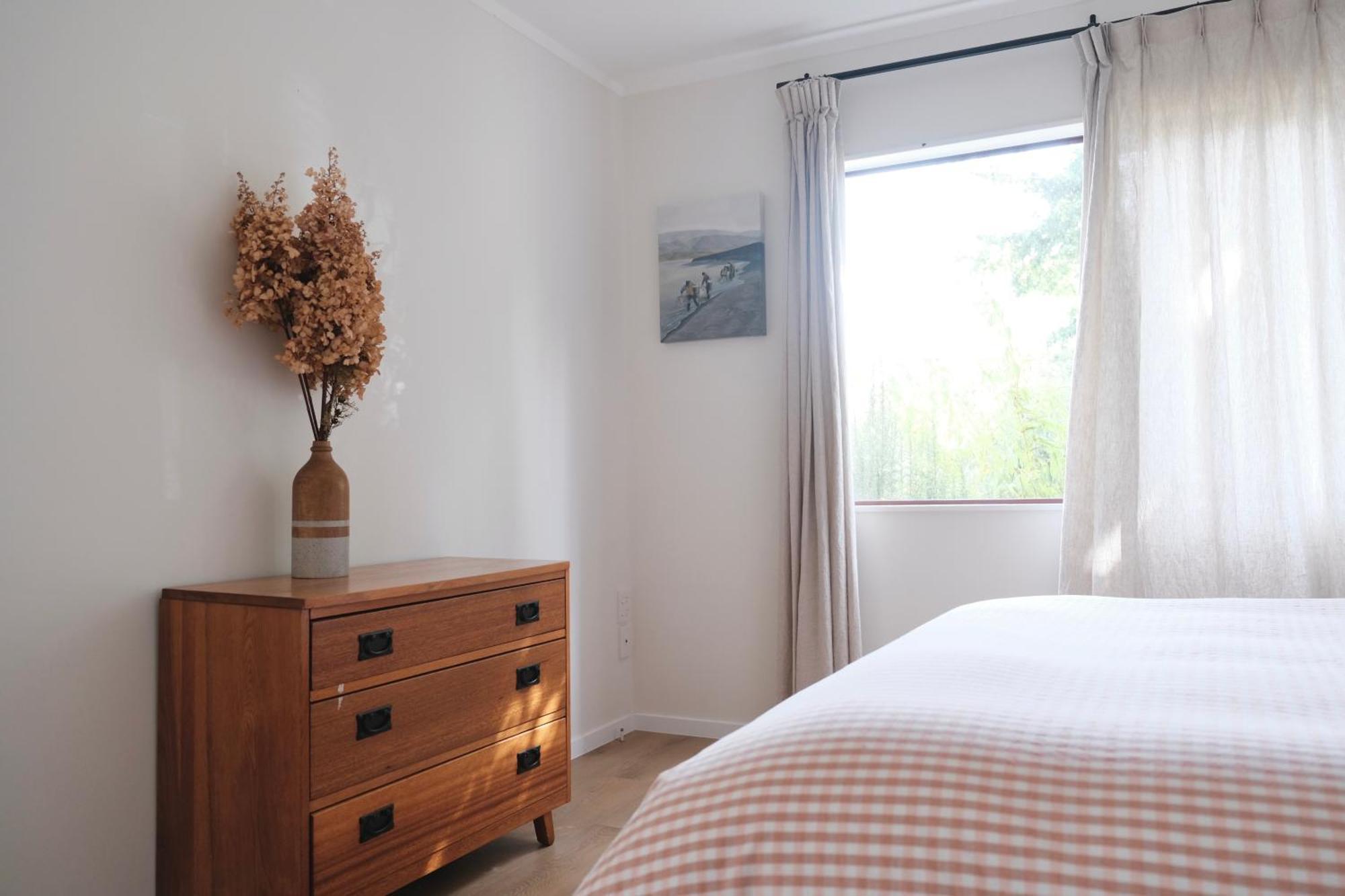 A Cabin With A Big View, Comfort And Tranquility, Close To Vines Martinborough Bagian luar foto
