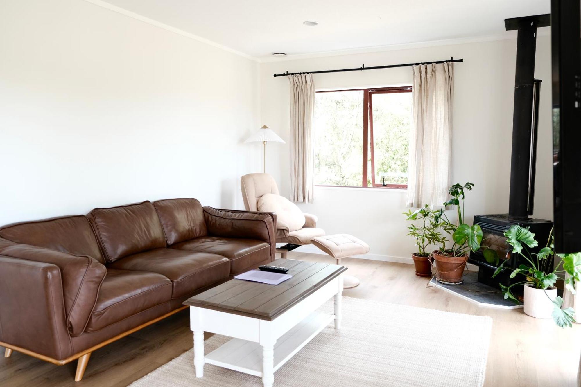 A Cabin With A Big View, Comfort And Tranquility, Close To Vines Martinborough Bagian luar foto