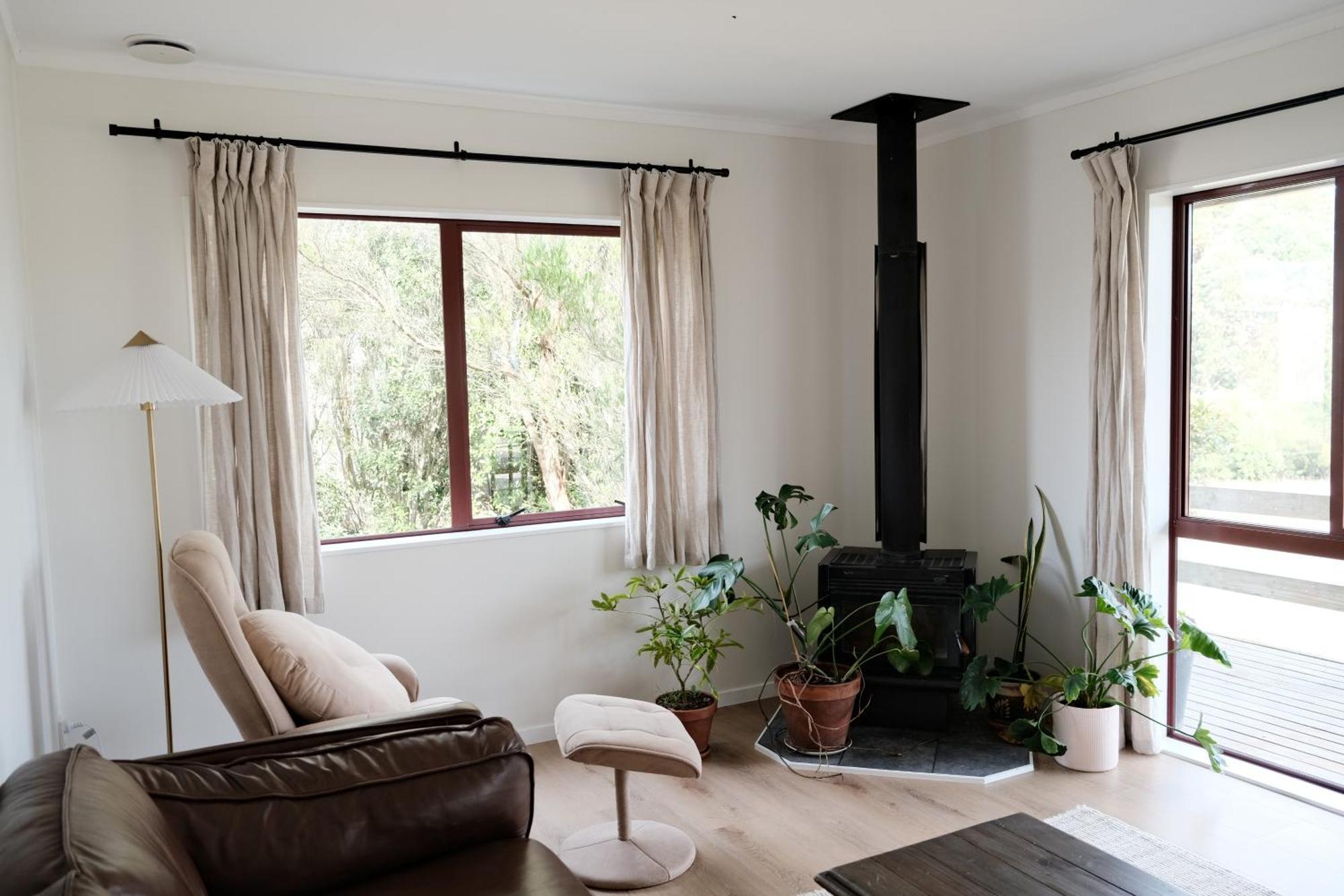 A Cabin With A Big View, Comfort And Tranquility, Close To Vines Martinborough Bagian luar foto