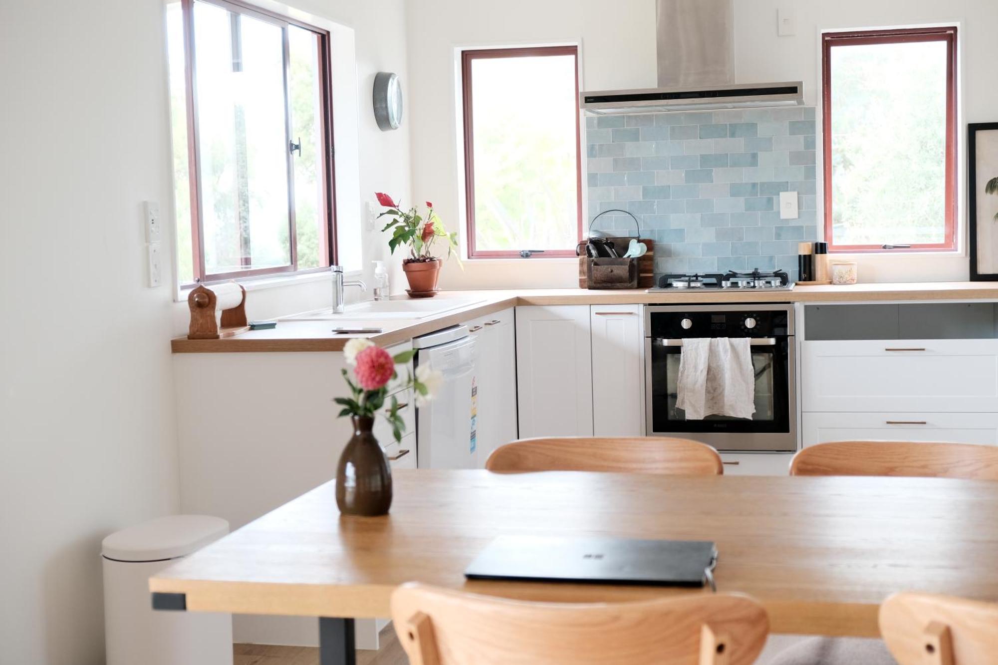 A Cabin With A Big View, Comfort And Tranquility, Close To Vines Martinborough Bagian luar foto